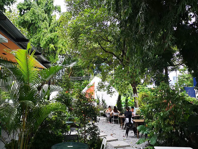 customers-sitting-at-the-outdoor-seat-of-the-restaurant