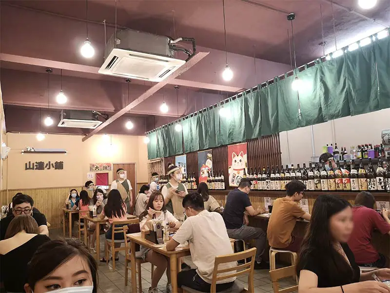 interior-of-cafe-yamatatsu