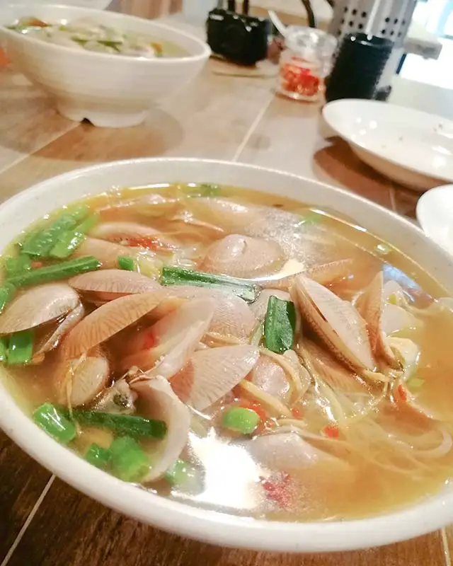 one-third-view-of-lai-foong-lala-noodle