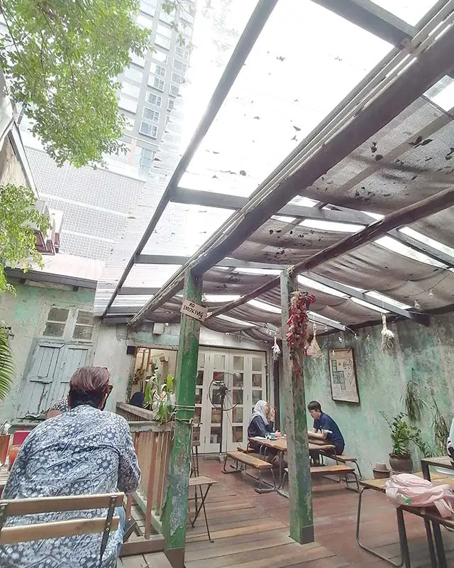 skylight-seating-of-the-cafe