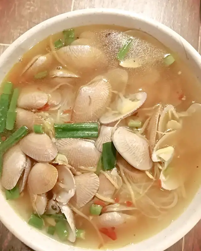 top-view-of-the-bowl-of-lai-foong-lala-noodles