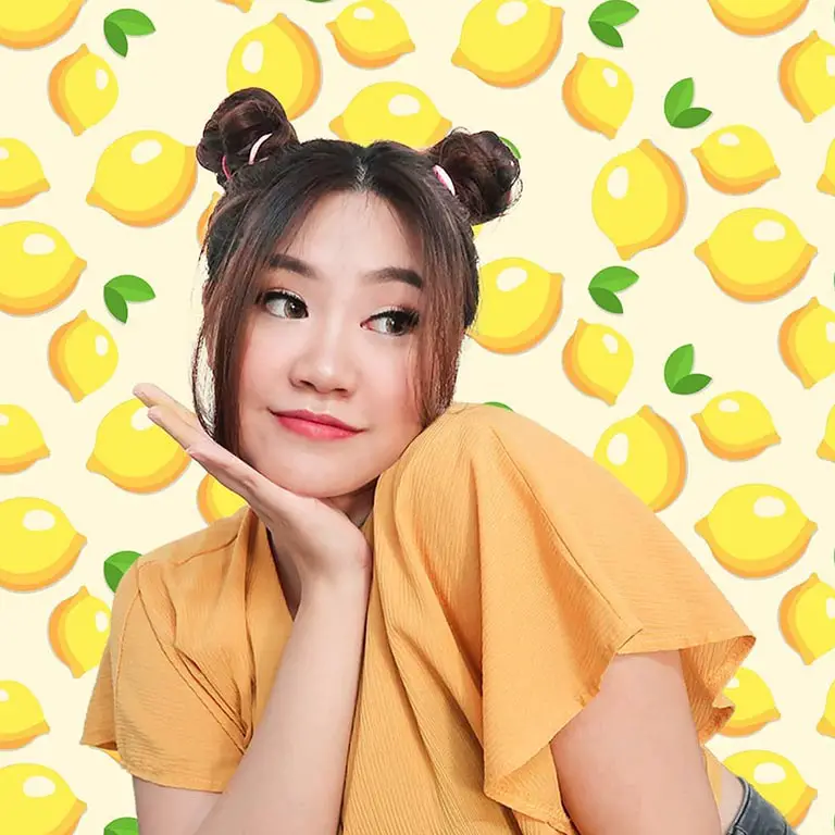 valerie-seow-malaysia-model-posing-with-lemon-theme