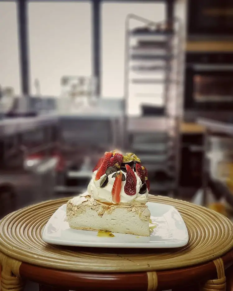 Passion Berries Pavlova