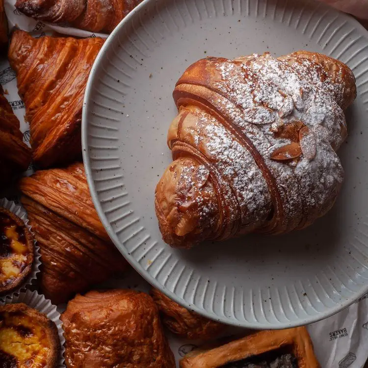 croissant served in kenny hill baker