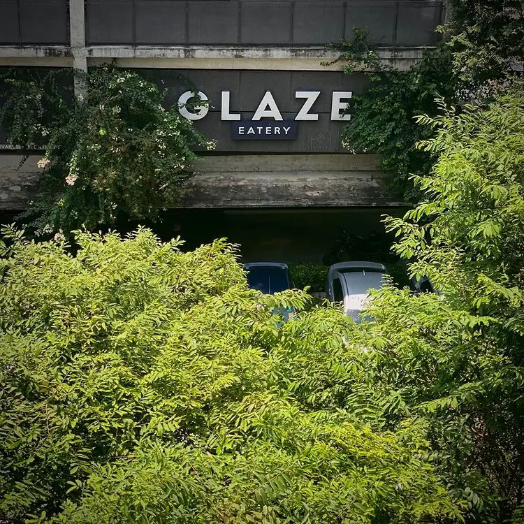 glaze eatery facade in cyberjaya