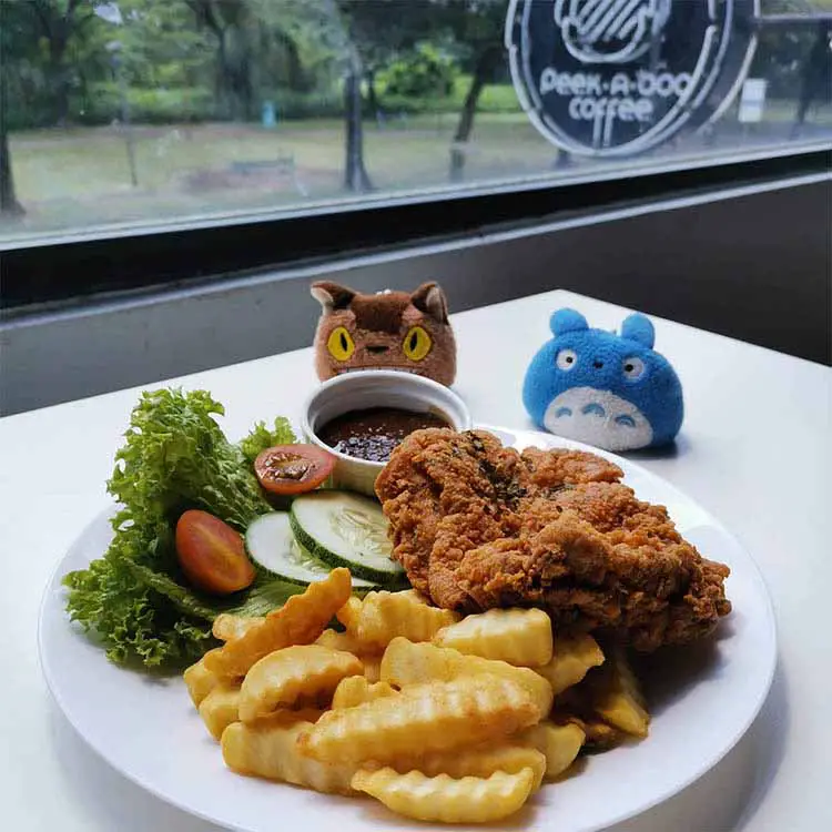 fried chicken chop served in peekaboo cafe