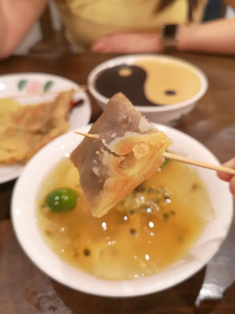 red bean paste snack of tong sui po