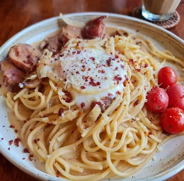 creamy duck pasta from Backlane Coffee in melaka street