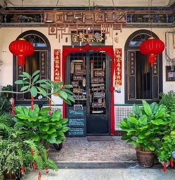 facade-of-lokahouz-cafe-in-melaka