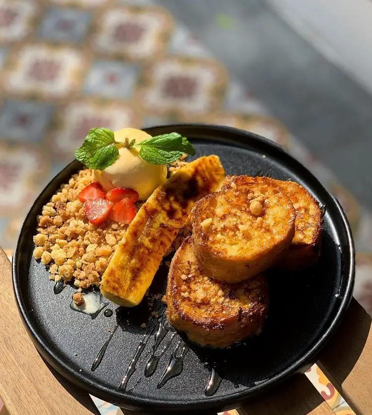 fluffy french toast by stay grounded 22 melaka cafe