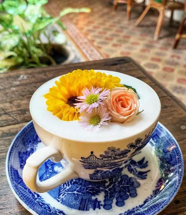 glorious flower tea served in this cafe in melaka