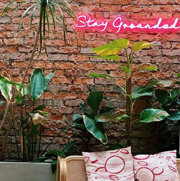 led-sign-in-stay-grounded-22-cafe-melaka