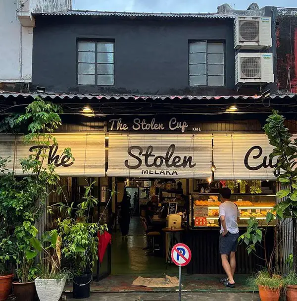 the-stolen-cup-cafe-in-melaka