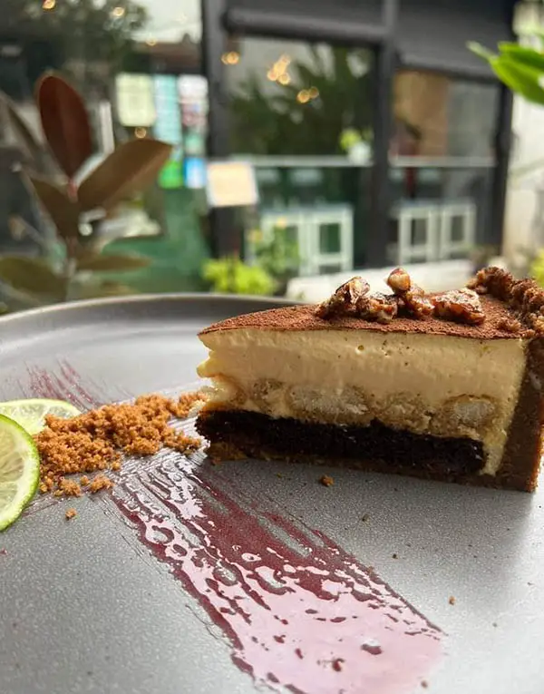 tiramisu cake served in chop tiang bee melaka cafe