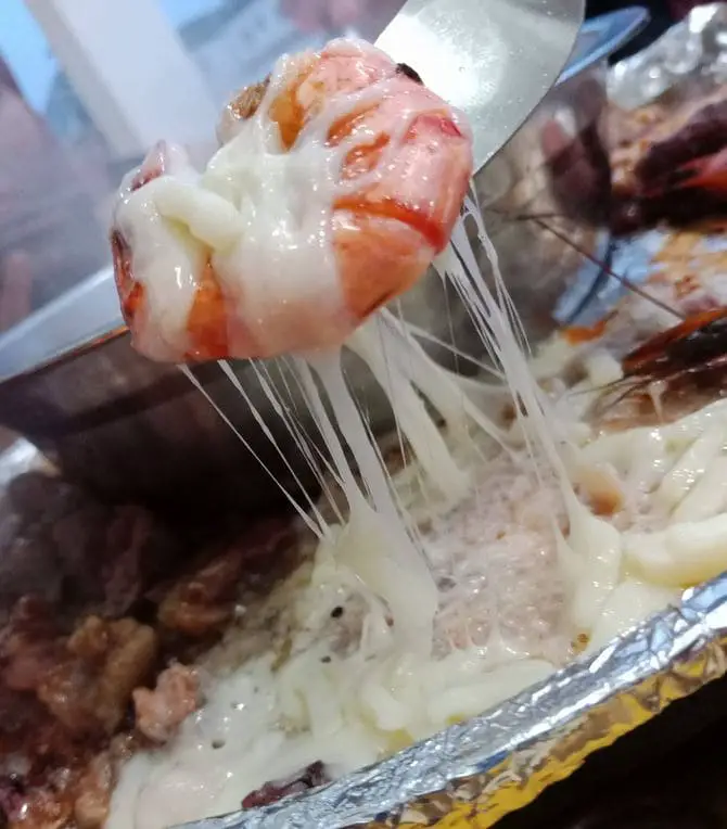 cheese and prawn served in highlands steamboat