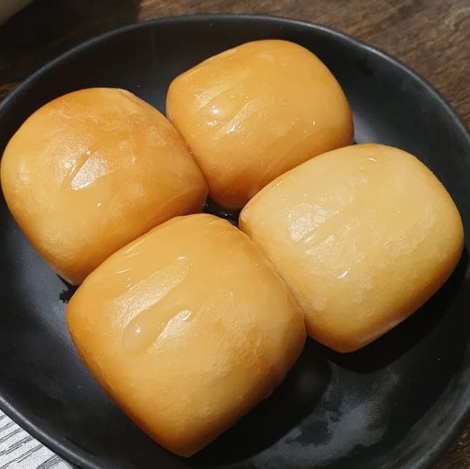 condensed milk mantou in xun wei hotpot bugis