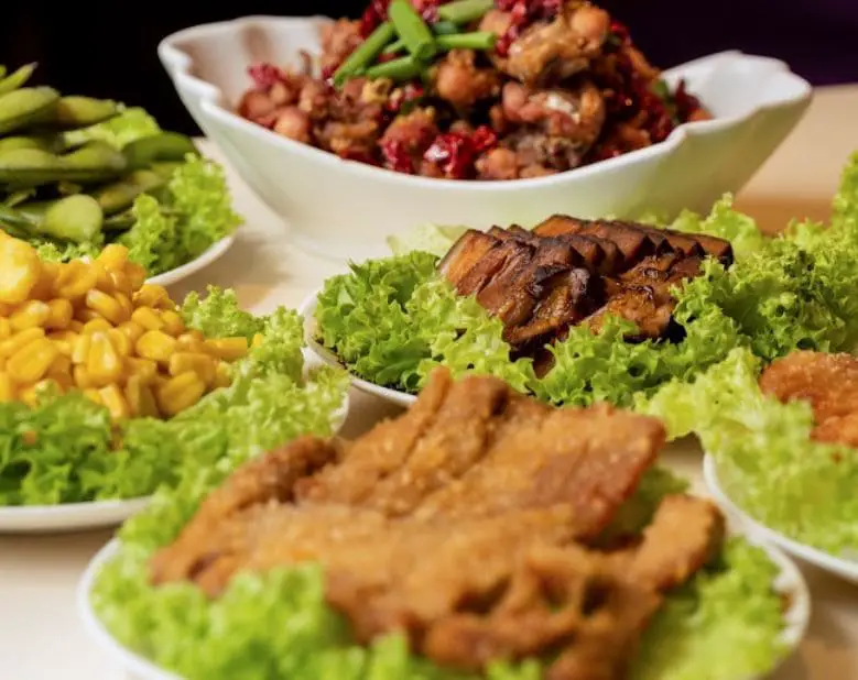 cooked dish served in xian de lai