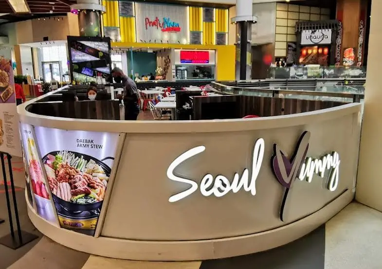 counter of seoul yummy korean food restaurant