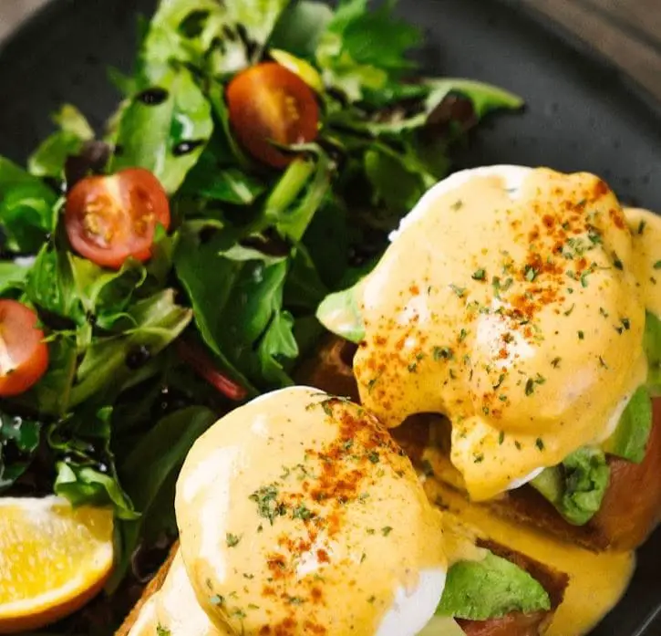 famous egg benedict in the urban hideout cafe singapore