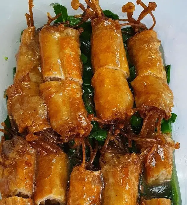 fried enoki roll at su shi piao xiang vegetarian food eatery
