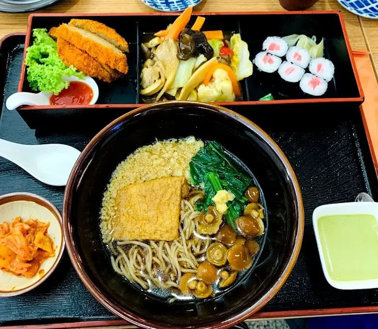 healthy vegetarian meal set served in teng bespoke bugis vegetarian restaurant