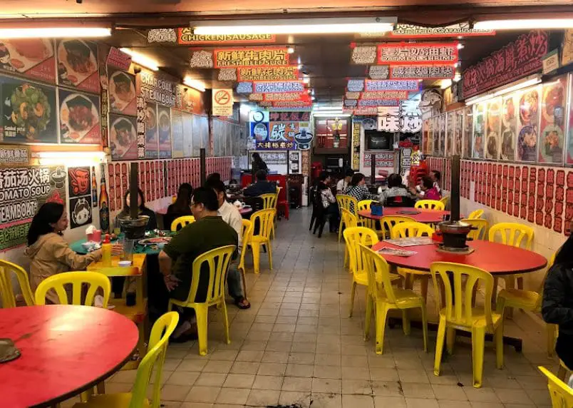 interior layout of kwan kee restaurant in cameron highlands