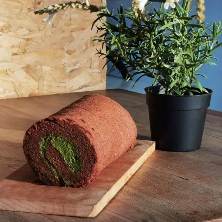 matcha swiss roll by sun ray cafe singapore