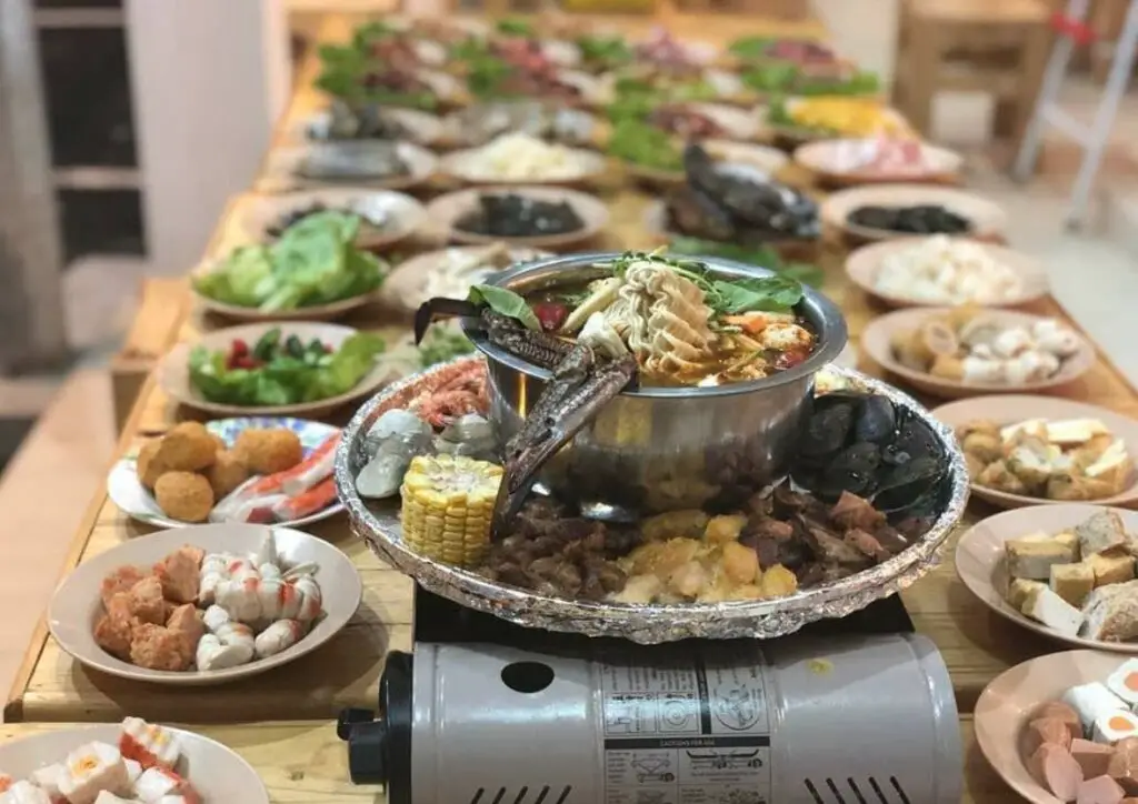 steamboat setup ready for a feast in highland steamboat cameron highlands