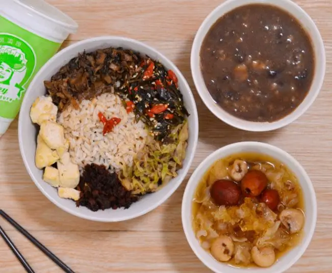 top view of a vegetarian bowl in tracy juice culture located in bugis