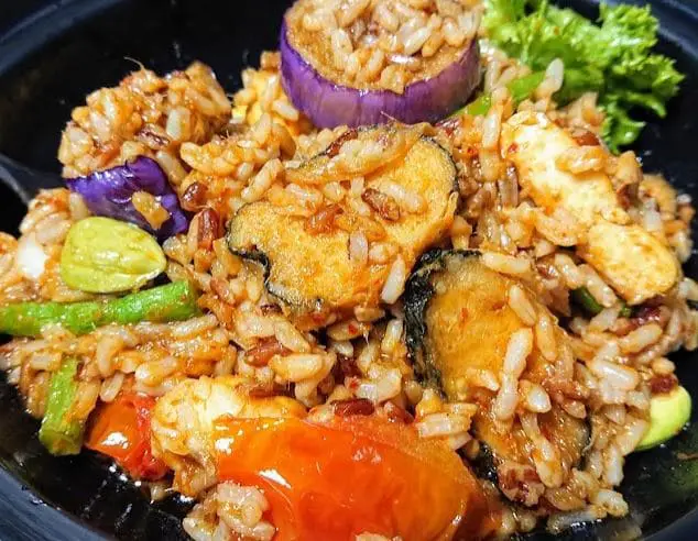 vegetarian rice bowl served in vege pot at bugis