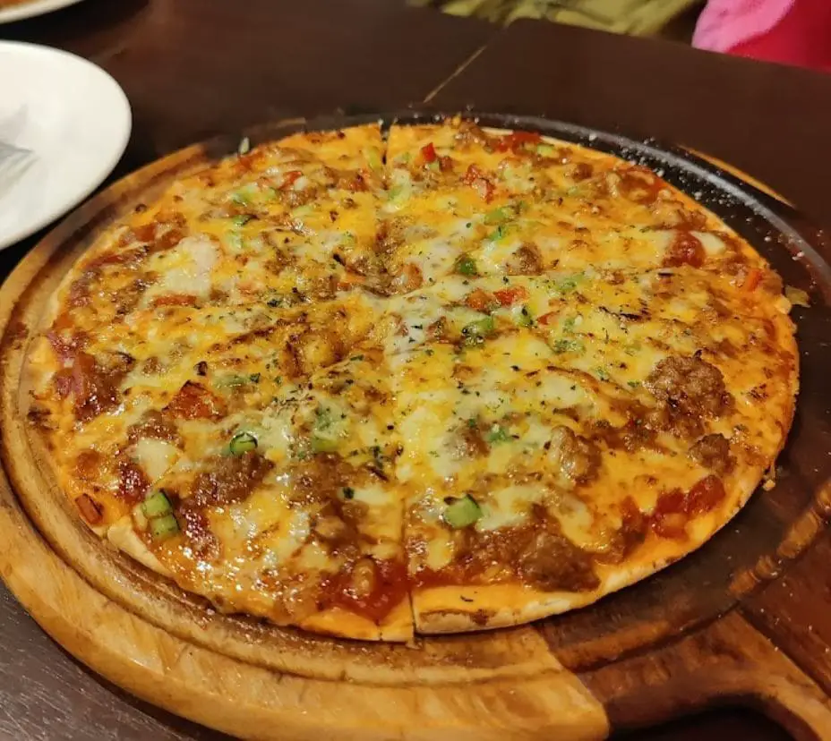 breakfast pizza at scotts cafe cameron highlands