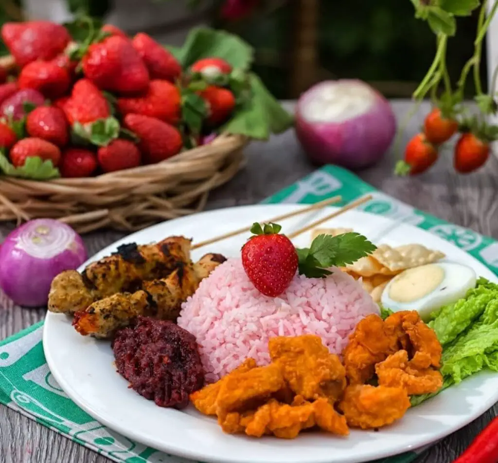 nasi lemak strawberry breakfast in 200 seeds cafe cameron highlands