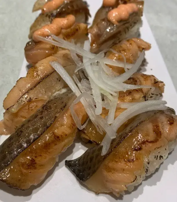 salmon skin sushi at itacho sushi restaurant in bugis singapore