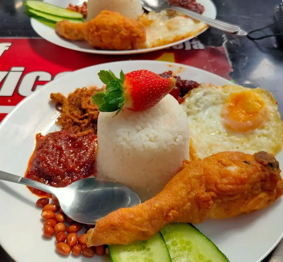 strawberry nasi lemak with fried chicken at opah strawberries and jams