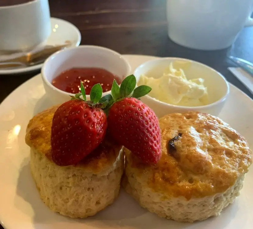 strawberry scones for breakfast in scotts cafe