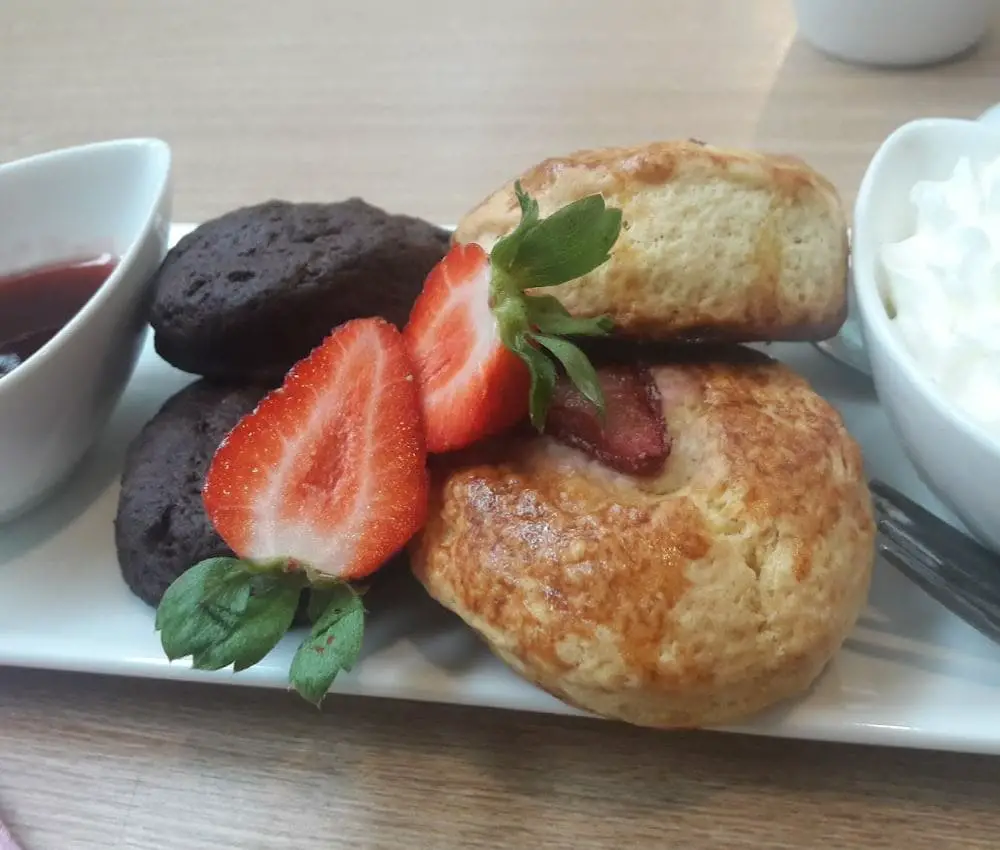 strawberry scones of agro highlands cafe