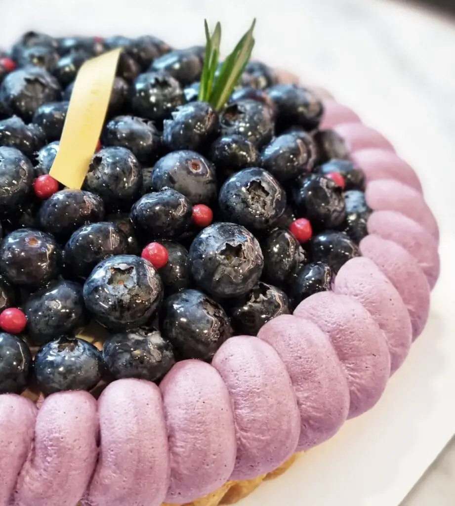 purple blueberry cake by paris baguette