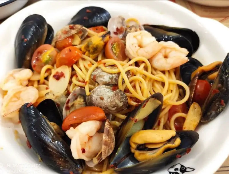seafood loaded pasta in two frenchies cafe bistro penang