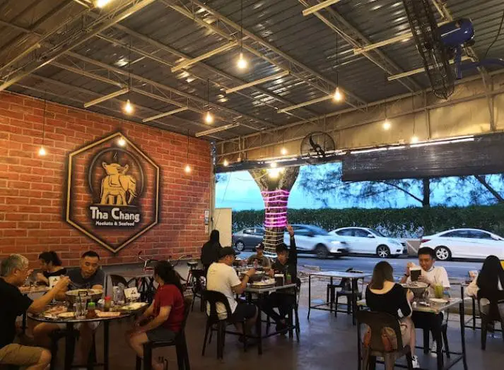 ambiance of Tao Kae Noi caffe offers one of the best thai food penang ever has