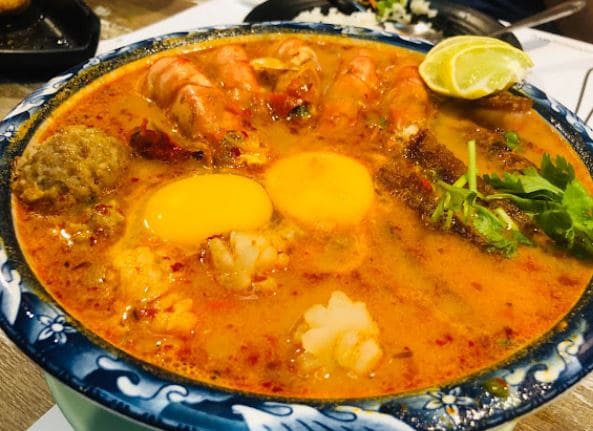 blue chang tom yum seafood