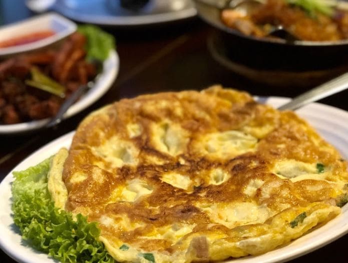 famous thai omelette at hana thai kitchen in pulau tikus