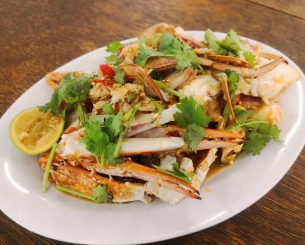 flower crab dish is a popular order in Tao Kae Noi caffe georgetown penang