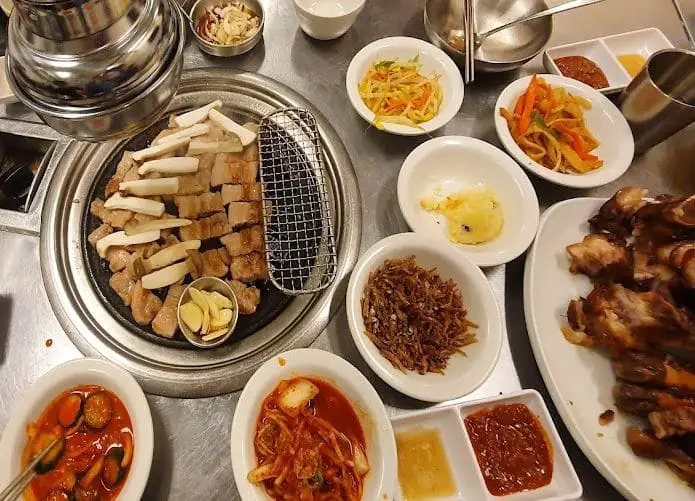 kbbq setting at dal in korean restaurant