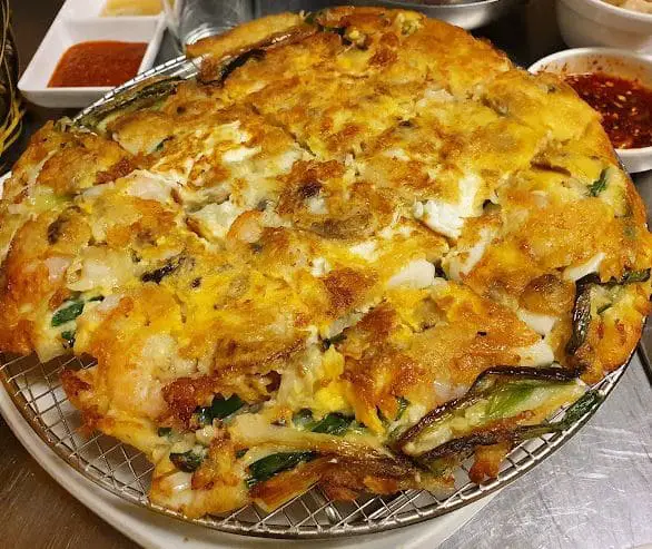 korean pancake served in dal in korea restaurant