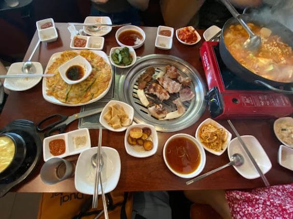 tanjong pagar korean bbq buffet setting at guiga