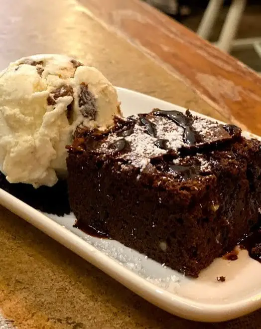 chocolate brownie and ice cream at 5 the moments cafe in tanjong pagar