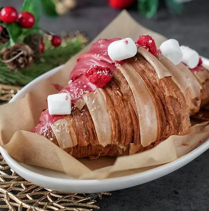 croissant with marshmallow for christmas at alice boulangerie