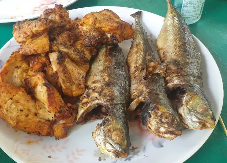 grilled chicken and fish served at tiger and monkey bar near monkey beach penang