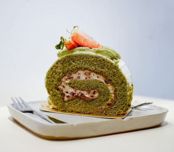 strawberry matcha cake at flor