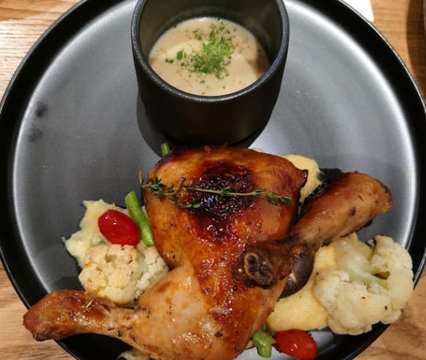 chicken leg set at Honey Cafe by Jungle House